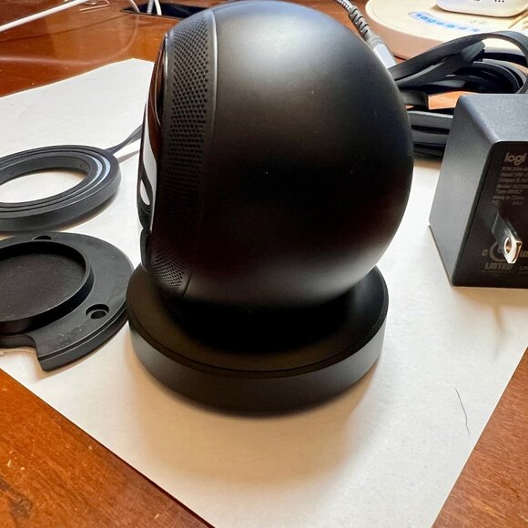 Logitech Logi Circle Wireless 1080p Video Security Camera (Black) Model V-R0005 - Picture 1 of 3